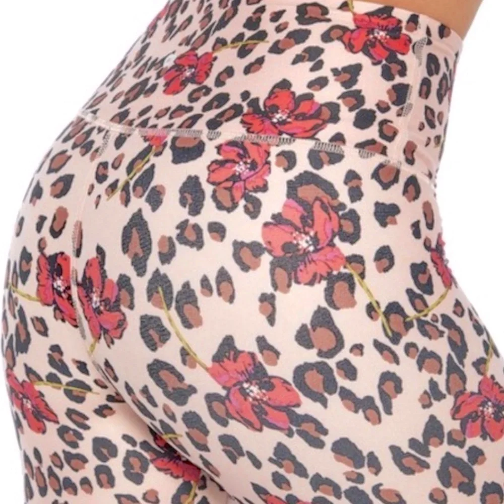 WILDFOX Sport Like New Contender Compression Ankle Leggings in Floral Leopard L